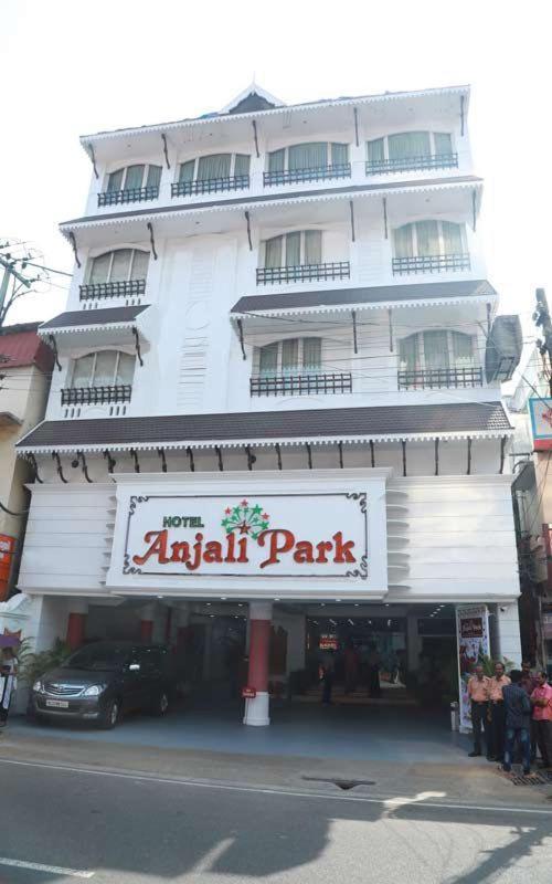 Hotel Anjali Park 코타얌 외부 사진