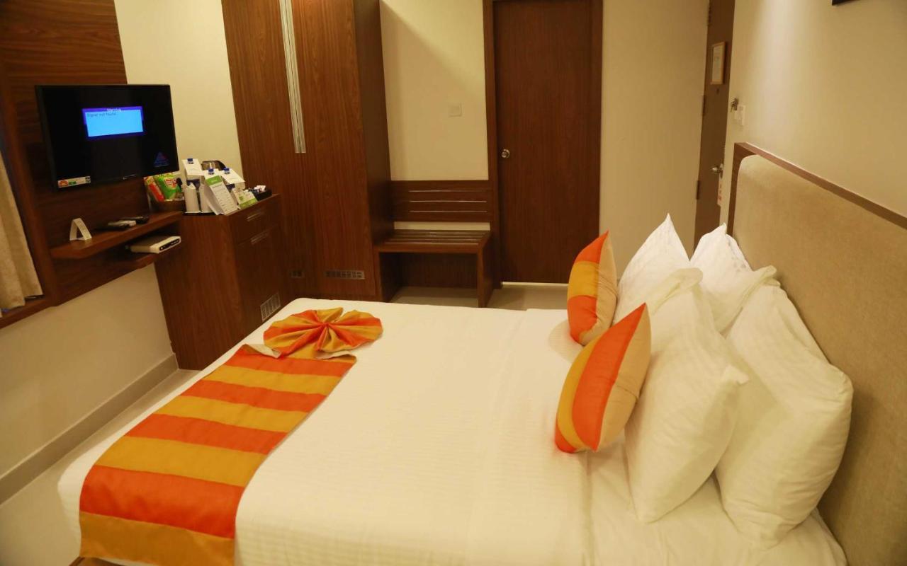 Hotel Anjali Park 코타얌 외부 사진
