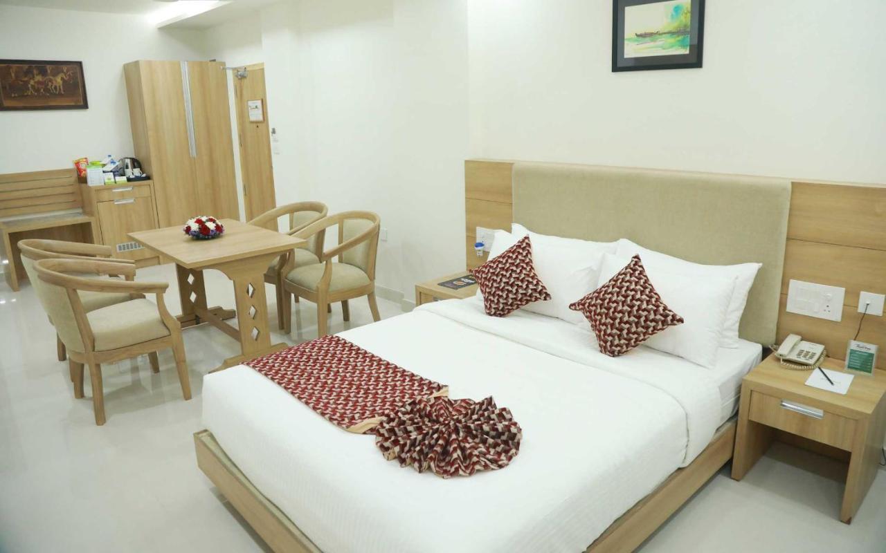 Hotel Anjali Park 코타얌 외부 사진