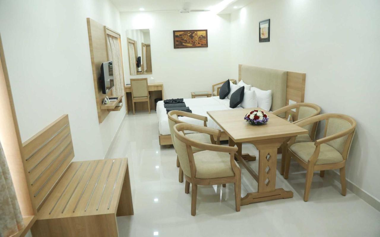 Hotel Anjali Park 코타얌 외부 사진