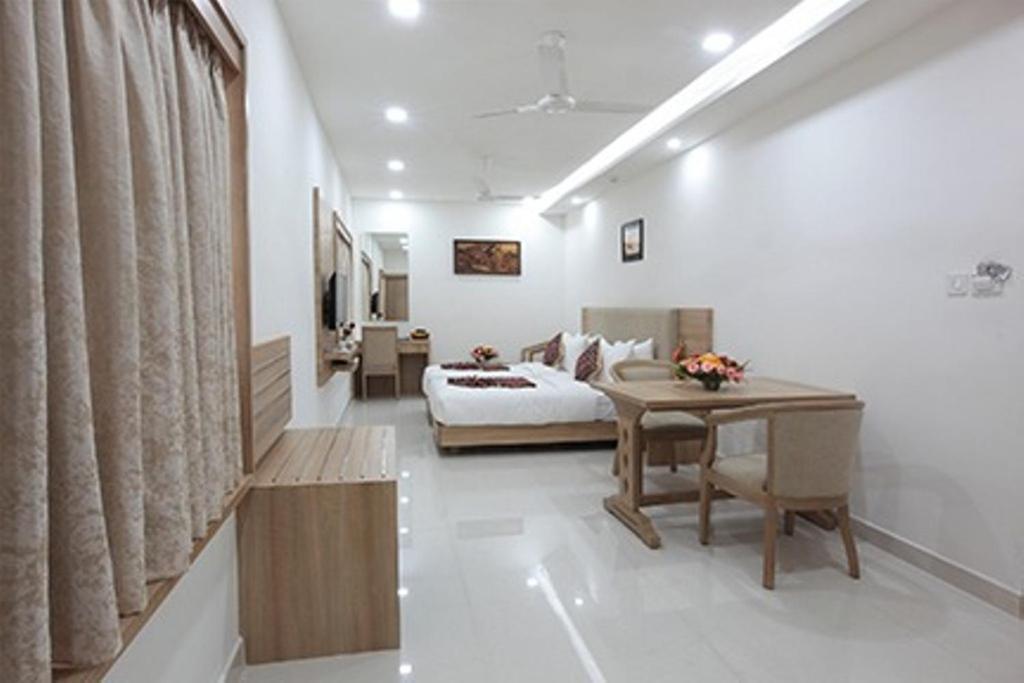 Hotel Anjali Park 코타얌 외부 사진