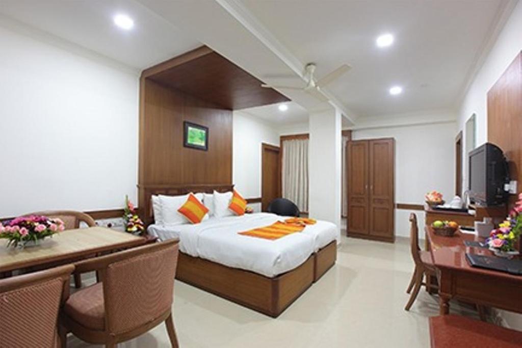 Hotel Anjali Park 코타얌 외부 사진