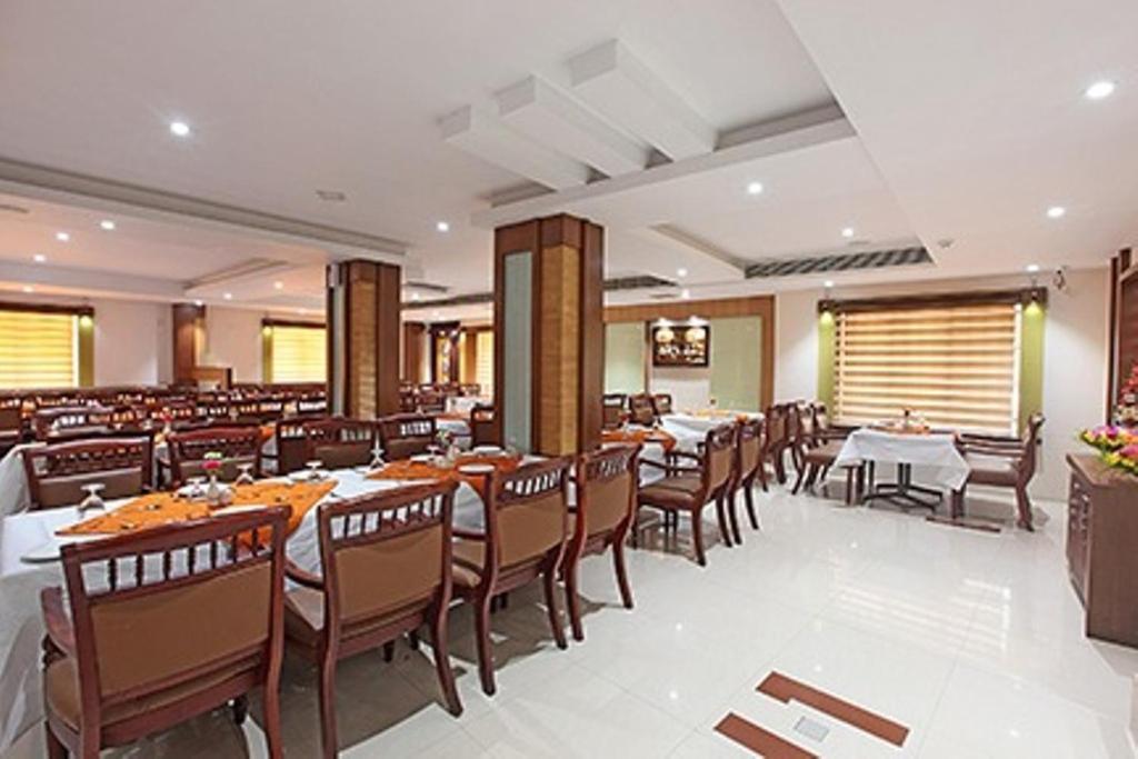 Hotel Anjali Park 코타얌 외부 사진