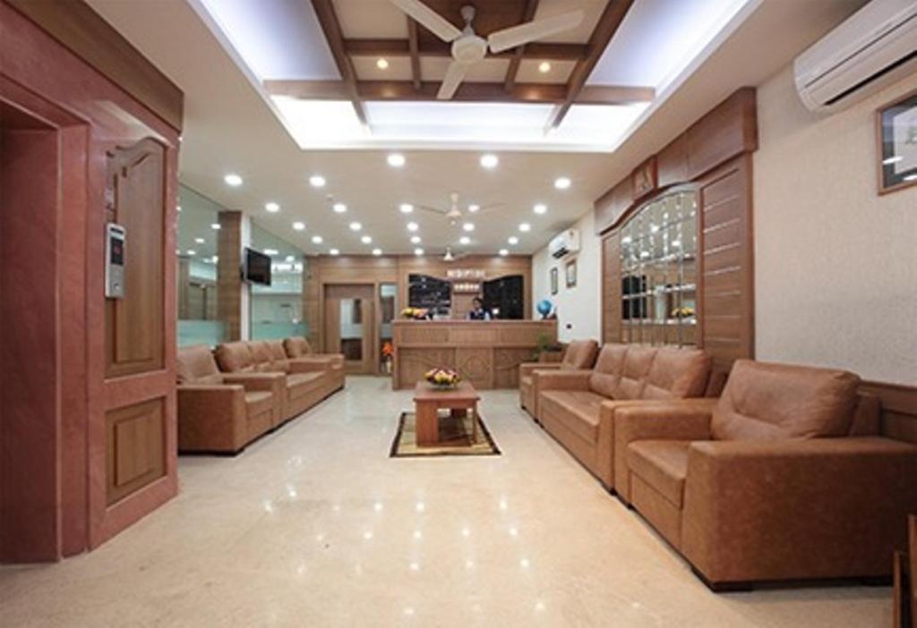 Hotel Anjali Park 코타얌 외부 사진