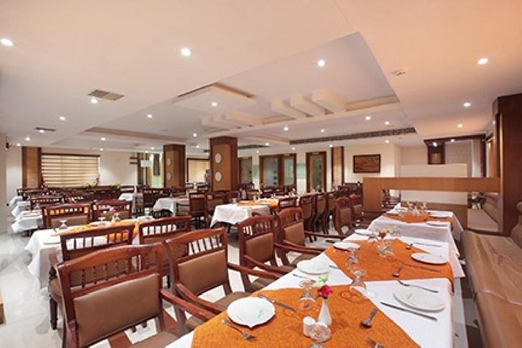 Hotel Anjali Park 코타얌 외부 사진